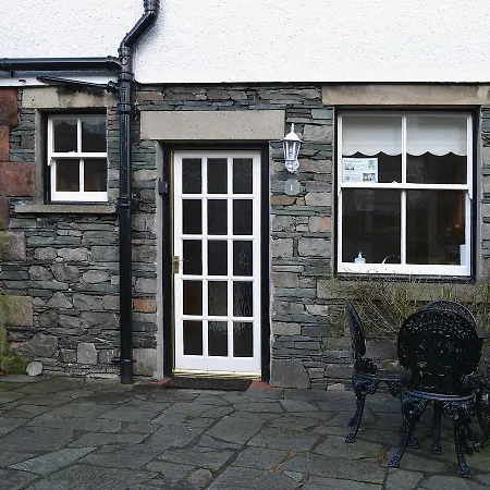 1 Catherine Cottages *